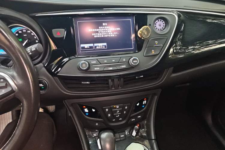 Used Buick Envision 2017 28T Four-Wheel Drive Elite Model