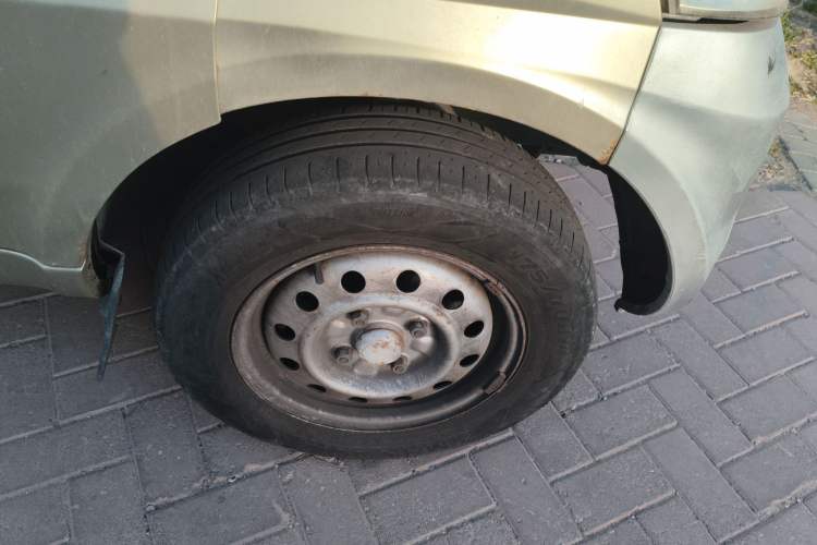 Used Wuling Rongguang 2011 1.2L Base Version
