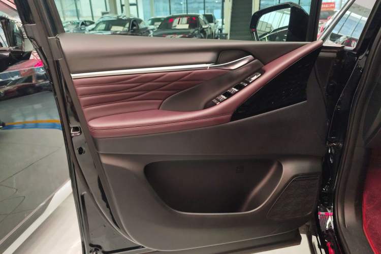 Used GAC Trumpchi M8 2024 Master Series 400T Prestige Edition