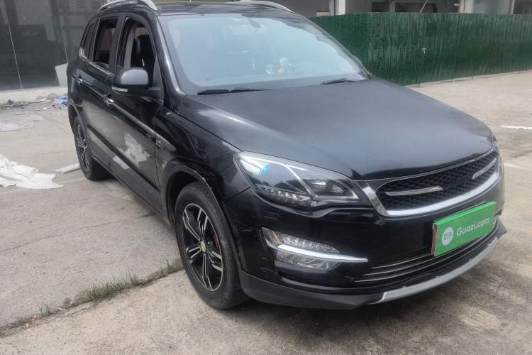 Used Zotye Domy X5 2017 Upgraded Model 1.5T Manual Luxury Edition Front Right 45 Deg