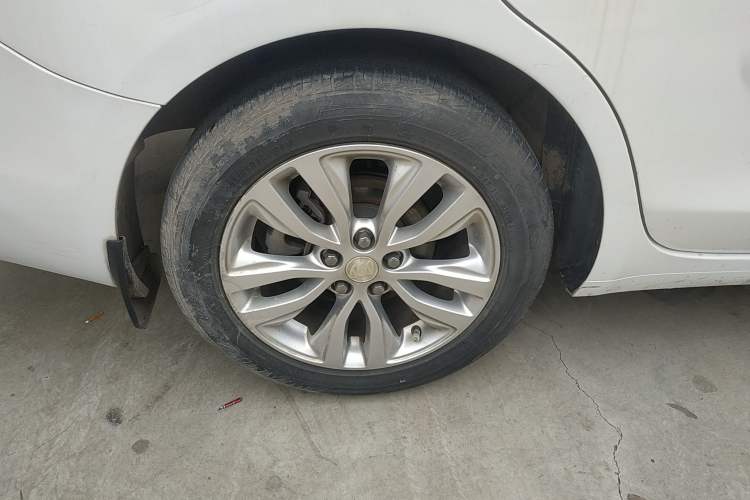 Used Buick GT 2021 Revised Version Flagship 1.5L Automatic Elite Edition Right Rear Wheel Hub