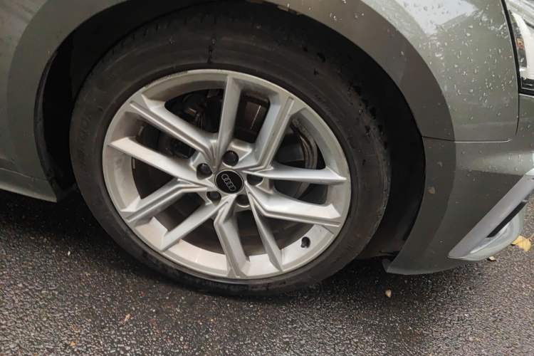 Used Audi A5 2023 Sportback 40 TFSI Fashionable and Dynamic Model Right Front Wheel Hub