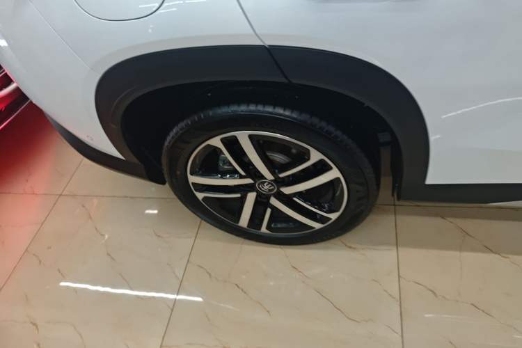 Used BYD Song L DM-i 2025 Intelligent Driving Version 112 km Beyond-Range Type
