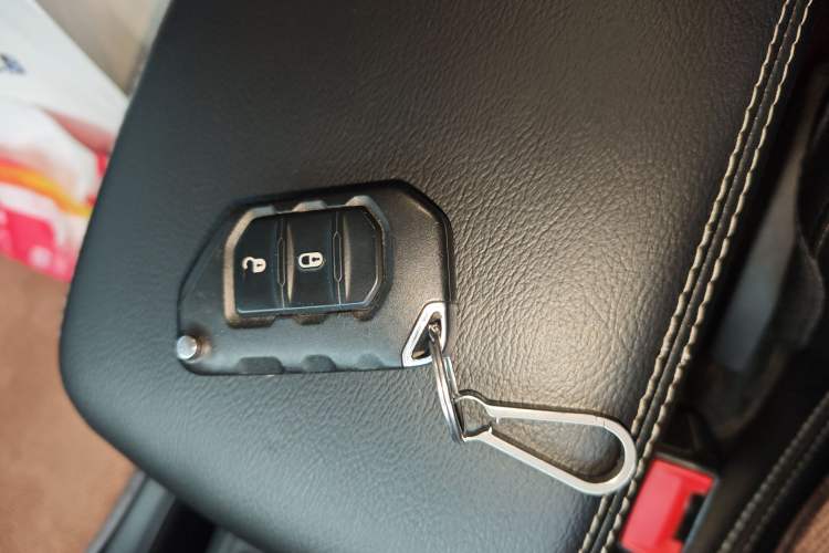 Used Jeep Wrangler 2019 2.0T Sahara Four-Door Version China VI Emission Standard
