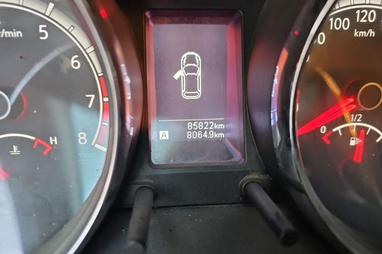 Used Venucia T70 2015 2.0L Manual RuiQu Version
