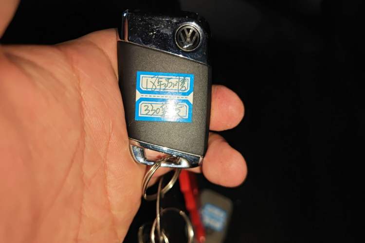 Used Volkswagen Magotan 2019 330TSI DSG Luxury Model China V Standard Interior 1