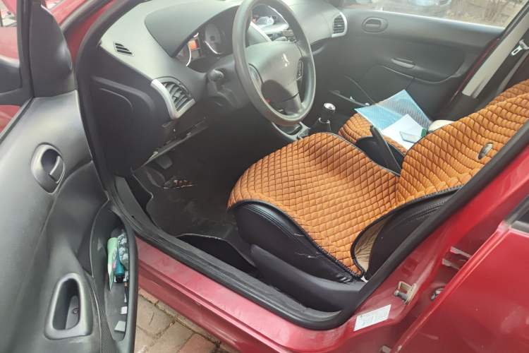 Used Peugeot 207 2011 Sedan 1.4L Manual Yule Edition Driver Seat
