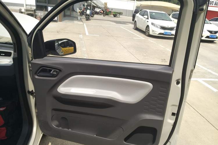 Used Wuling Hongguang MINIEV 2022 Macaron Premium Model – Lithium Iron Phosphate