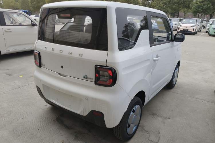 Used Geely Galaxy Panda 2024 Panda Mini 200km Endurance Bear
