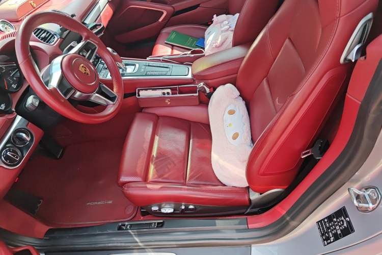 Used Porsche 718 2016 Cayman 2.0T
