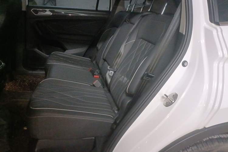 Used Volkswagen Tiguan L 2023 Restyled 330TSI Automatic Two-Wheel Drive R-Line Enhanced Comfort Version