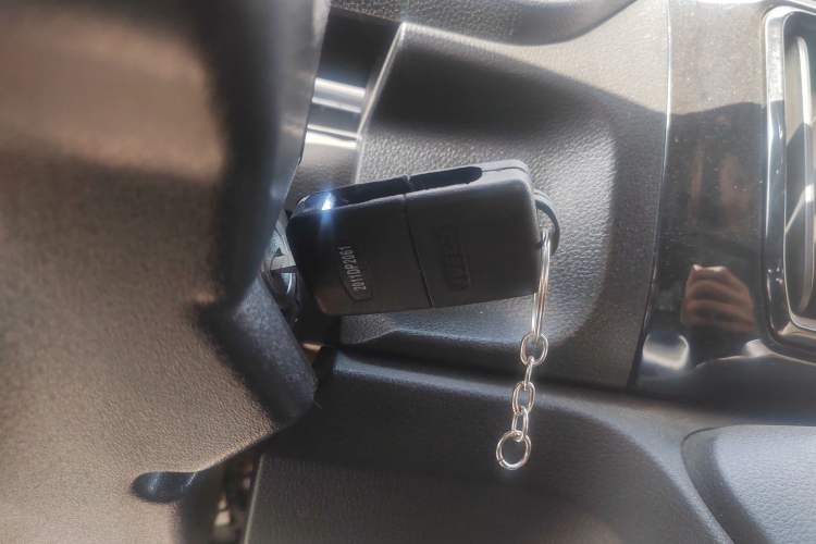 Used Iveco Daily 2023 2.5T A37M1 Long Wheelbase Mid-Height Dual-Tire Manual Door 5-9 Seater