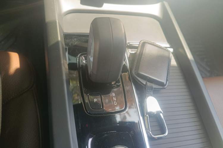 Used Volvo S60 2022 B4 Zhiyi Luxury Edition Gear Lever