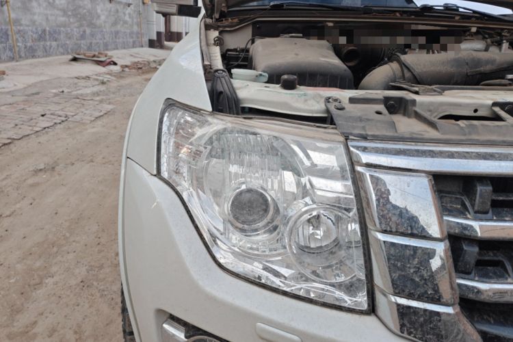 Used Mitsubishi Pajero 
