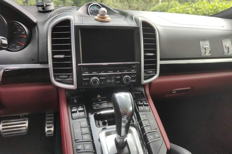 Used Porsche Cayenne 2015 Cayenne Turbo 4.8T Audio And AC Panel