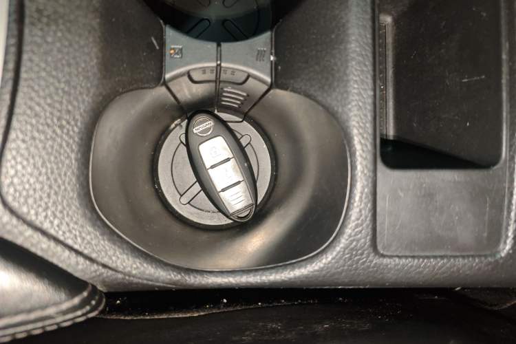 Used Nissan X-Trail 2017 2.0L CVT 7-Seater Comfort Edition 2WD Vehicle Key