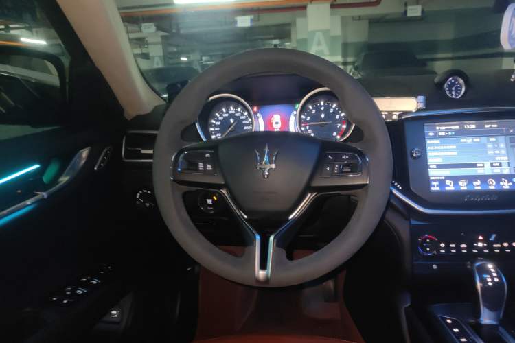 Used Maserati Ghibli 2014 3.0T Standard Edition Steering Wheel