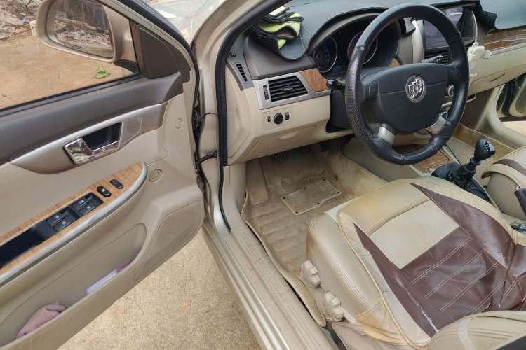 Used Buick Excelle 2015 1.5L Manual Classic Trim
