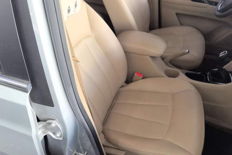 Used Baojun 730 2016 1.5T Manual Comfort Version 7 Seats
