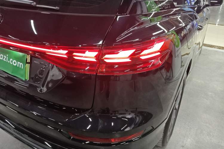 Used Audi Q5 e-tron 2023 40 e-tron Shining Edition Mecha Kit
