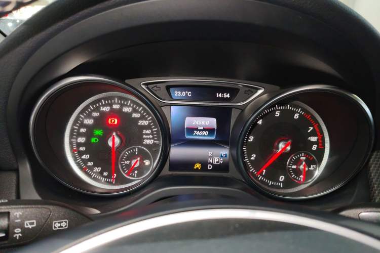Used Mercedes-Benz GLA 2018 GLA 200 Fashion Model Instrument Cluster