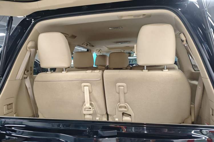 Used Toyota Land Cruiser 2017 4.0 V6 Low-Trim Version—Middle East