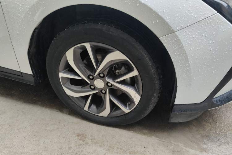 Used Buick Velite 6 2021 Connected & Shared PLUS Right Front Wheel Hub