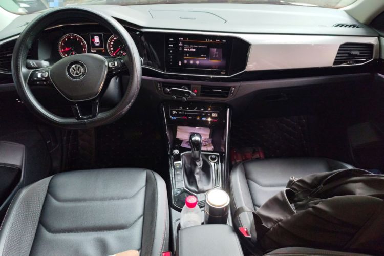 Used Volkswagen Tayron 2020 330TSI Two-Wheel Drive Luxury Smart Connectivity Version Center Console