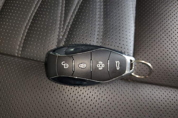 Used Hongqi HS7 PHEV 2024 2.0T PHEV Four-Wheel Drive Flagship Edition 6 Seats