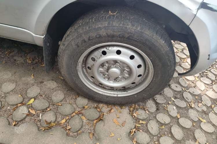 Used Wuling Rongguang 2021 1.5L Extended Basic Version L3C Right Front Wheel Hub