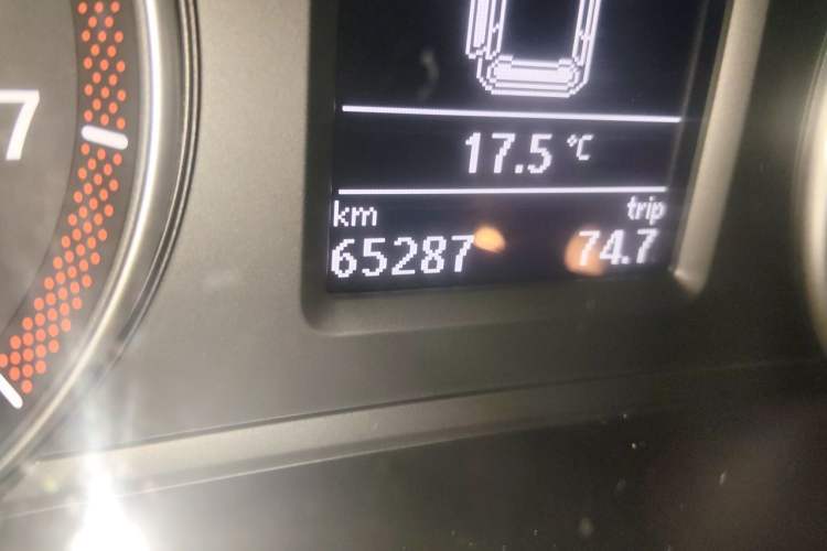 Used Volkswagen Sharan 2018 380TSI Comfort Edition 7-Seater Odometer Close Up