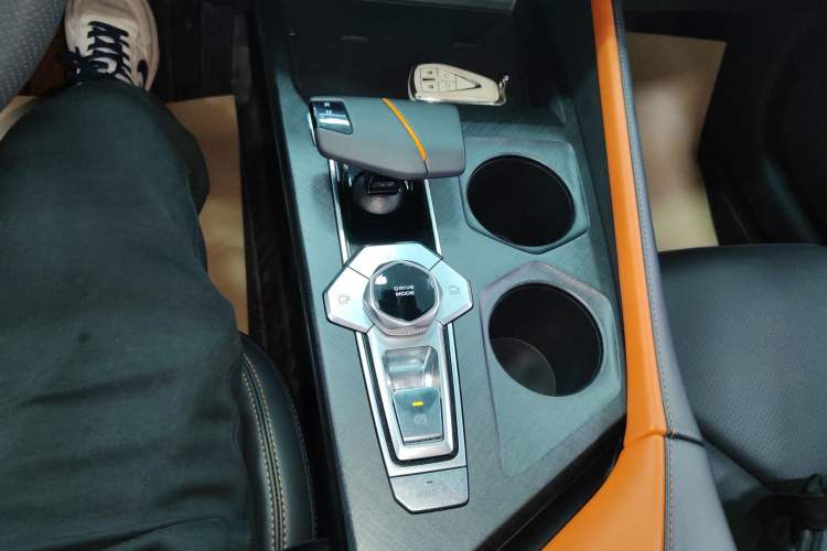 Used CHANGAN UNI-V 2022 1.5T Prestige Version Gear Lever