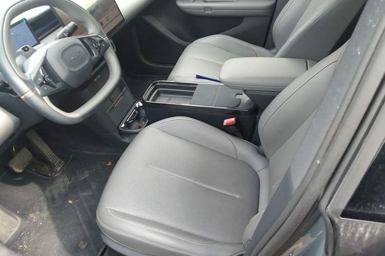 Used Lynk & Co Z20 2025 530 km Range Rear-Wheel Drive Max Left Front Seat