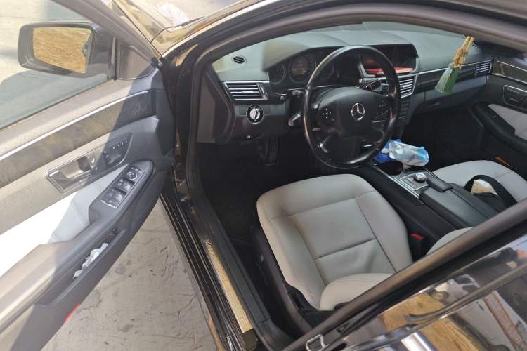 Used Mercedes-Benz E-Class 2009 E 300 Fashion Model
