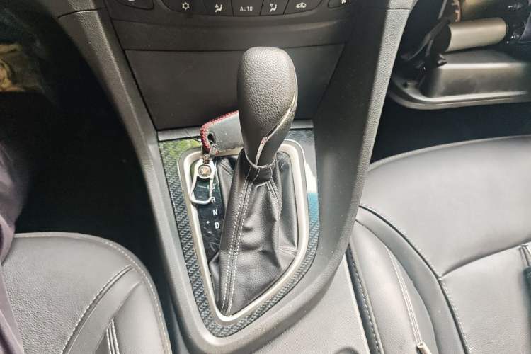 Used Buick GT 2015 15N Automatic Deluxe Edition Gear Lever