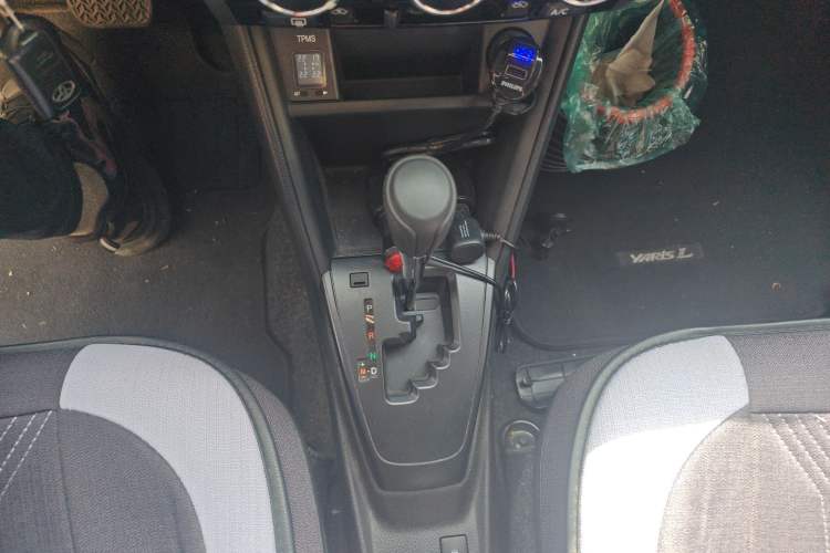 Used Toyota YARiS L Zhi Xiang 2019 1.5E CVT Dynamic Edition China VI compliant Gear Lever