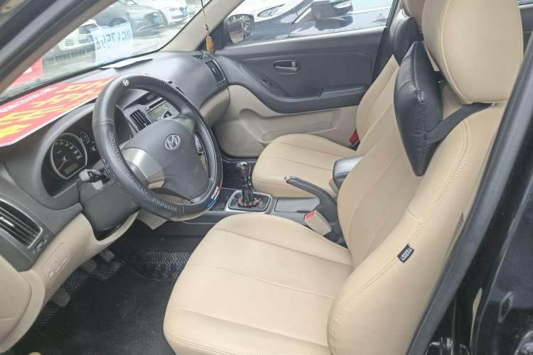 Used Hyundai Celesta 2015 1.6L Manual Comfort Model Left Front Seat