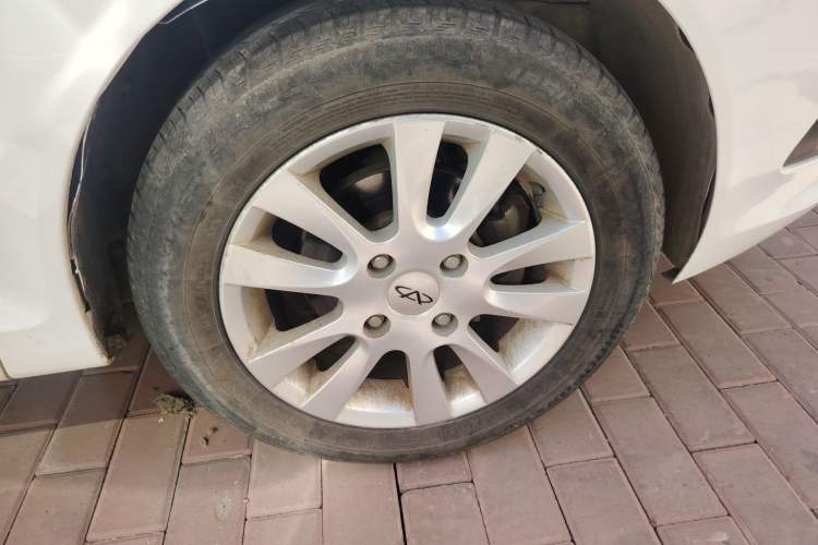 Used Chery Fengyun 2 2013 Hatchback 1.5L Manual Ruiyi Edition Right Front Wheel Hub