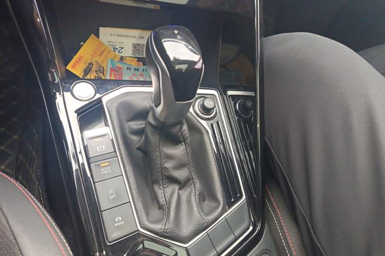 Used Volkswagen Tayron 2021 280TSI Two-Wheel Drive Luxury Smart Connectivity Version Gear Lever