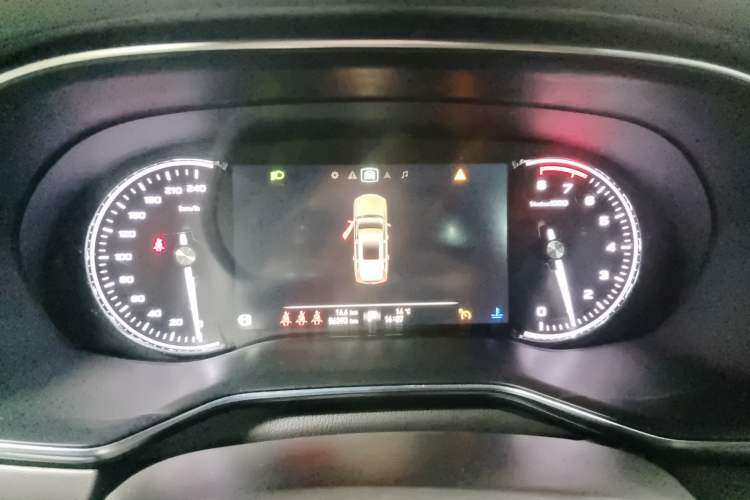 Used Roewe RX8 2018 30T Smart Connectivity Two-Wheel Drive Flagship Edition