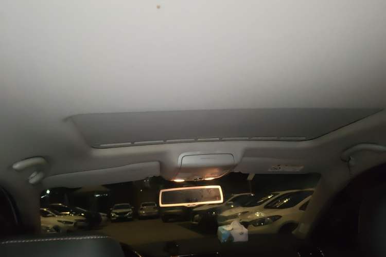 Used Volkswagen Sagitar 2015 230TSI Automatic Luxury Model
