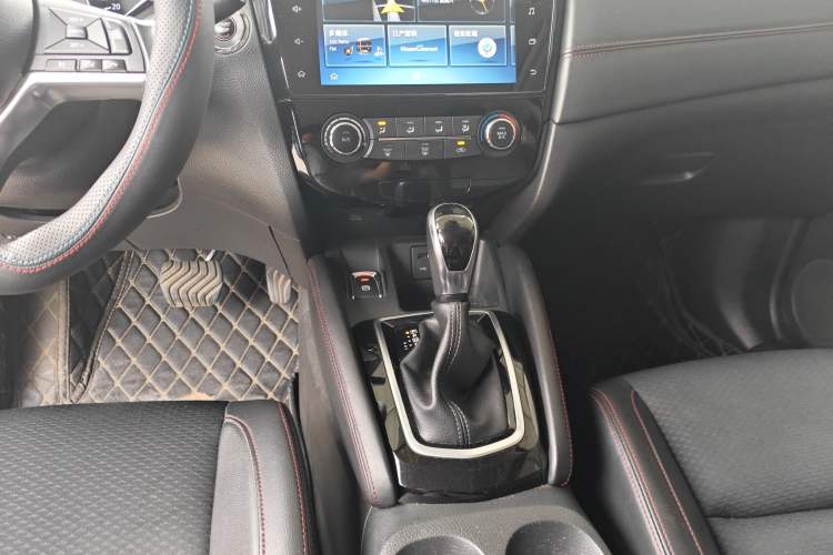 Used Nissan Qashqai 2019 2.0L CVT Luxury Edition Gear Lever