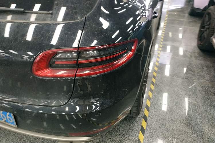 Used Porsche Macan 2014 Macan Turbo 3.6T Exterior 3