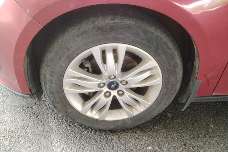 Used Ford Focus 2012 Sedan 1.6L Automatic Comfort Model
