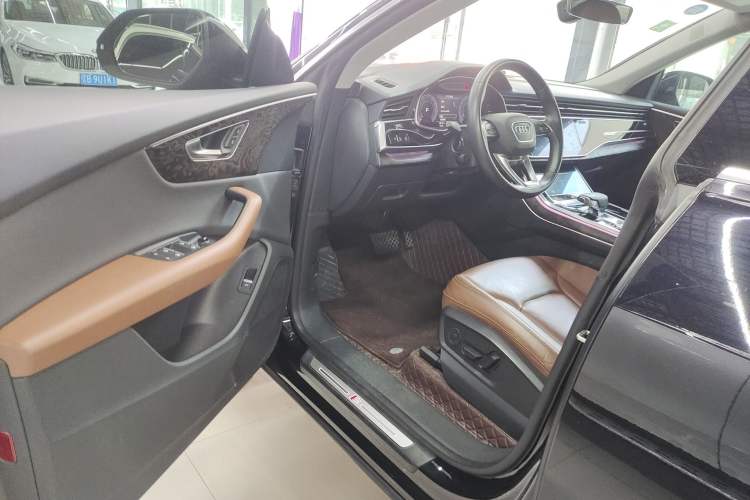 Used Audi Q8 2019 55 TFSI Luxury Dynamic Model
