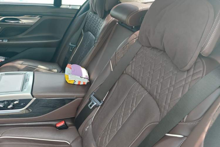 Used BMW 7 Series 2018 730Li Luxury Edition M Sport Package Left Rear Seat