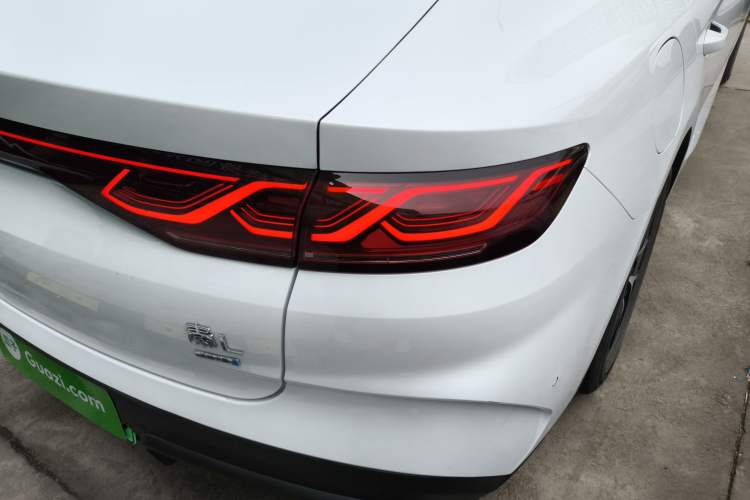 Used BYD Qin L 2025 DM-i Smart Drive 120KM Leading Model