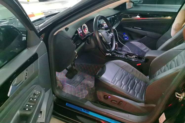 Used Volkswagen Passat 2021 330TSI Elite Edition Driver Seat