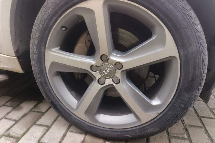 Used Audi Q5 2013 45 TFSI quattro Sport Edition Right Front Wheel Hub