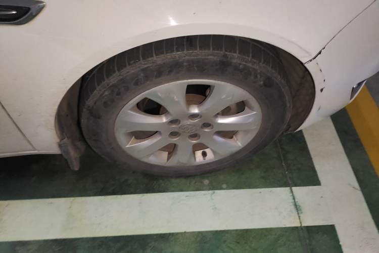 Used Buick Regal 2014 2.0L Leading Fashion Edition Right Front Wheel Hub